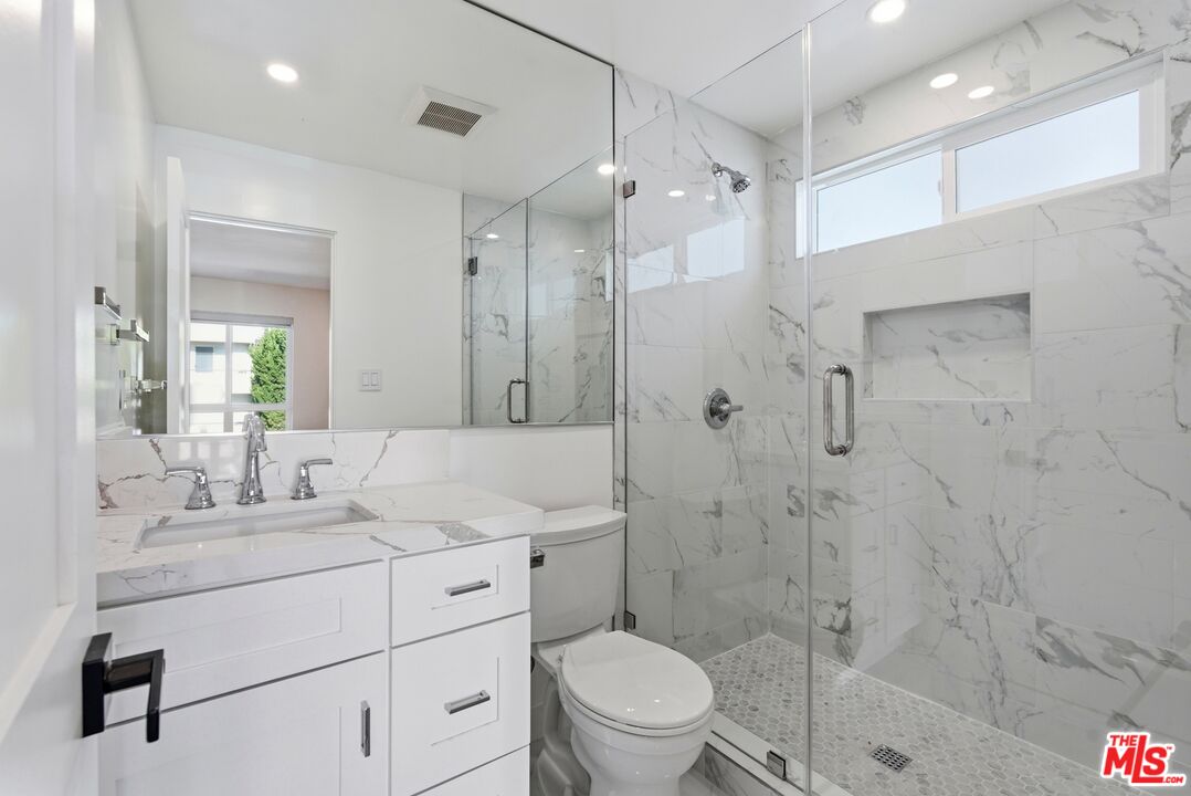 1861 Midvale Avenue, Unit 3 Los Angeles, CA 90025 - Photo 6 of 13