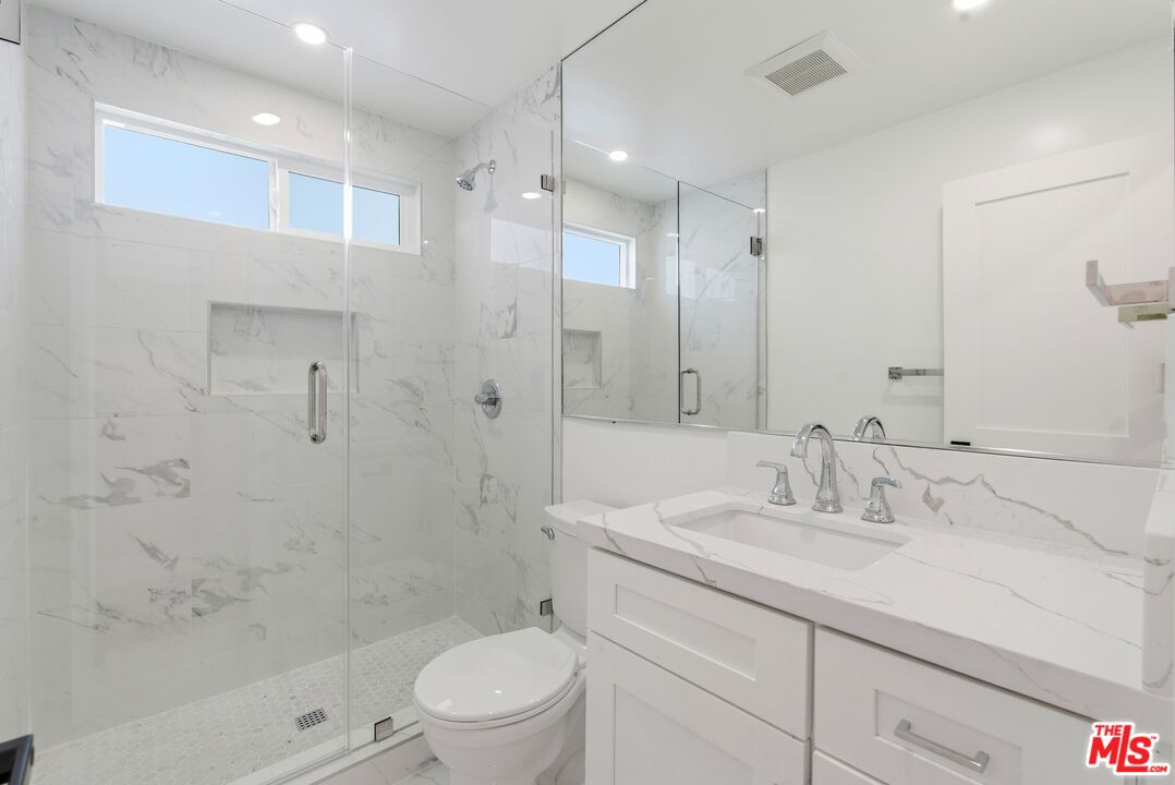 1861 Midvale Avenue, Unit 3 Los Angeles, CA 90025 - Photo 8 of 13