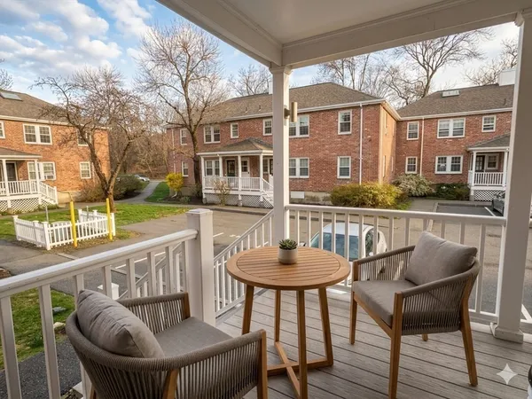 $2,900 | 31 Hammond Pond Parkway, Unit 2, Chestnut Hill, MA 02467