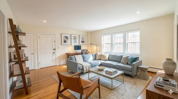 $2,900 | 31 Hammond Pond Parkway, Unit 2, Chestnut Hill, MA 02467