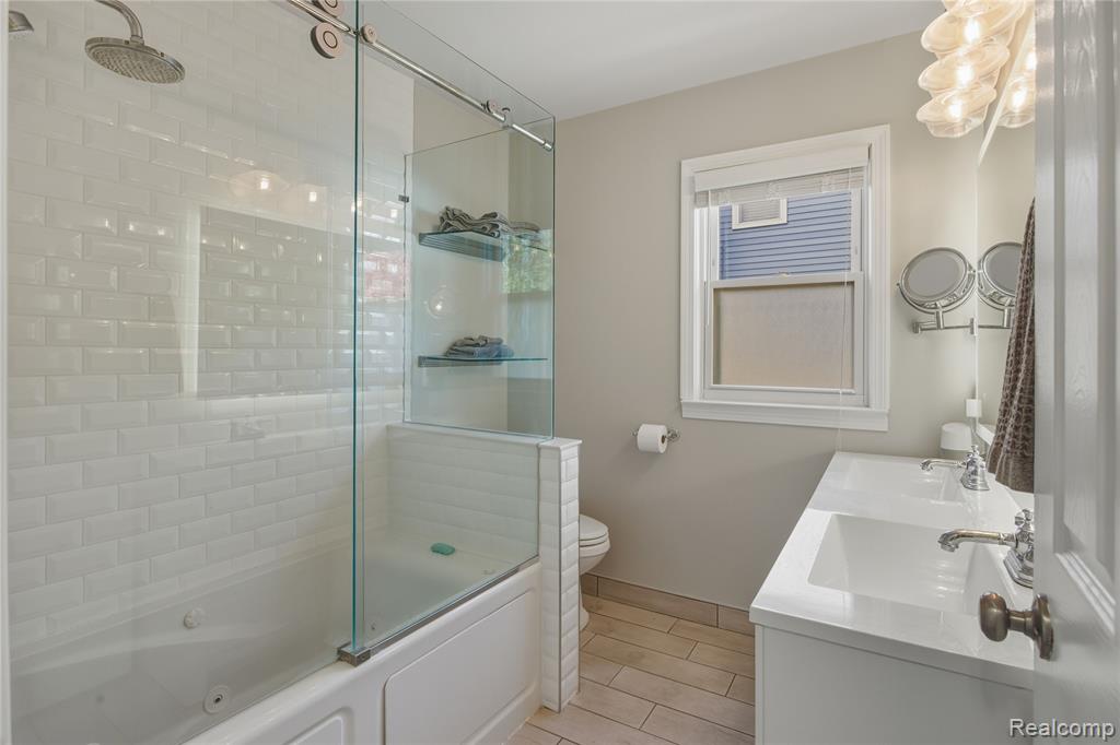 1560 Columbia Road Berkley, MI 48072 - Photo 13 of 52 Gallery Image 13