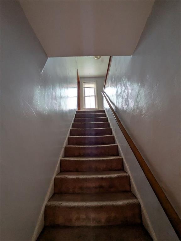 725 Chartiers Street, Unit 2 Bridgeville, PA 15017 - Photo 4 of 19 a view of entryway