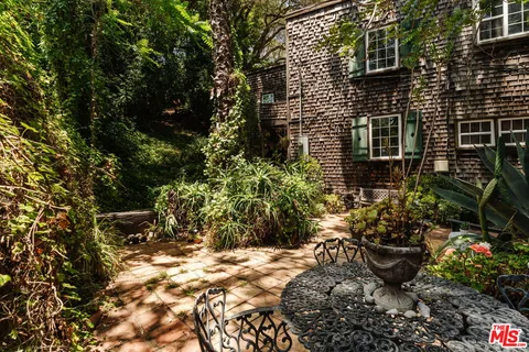 $1,100,000 | 437 Short Trail, Topanga, CA 90290