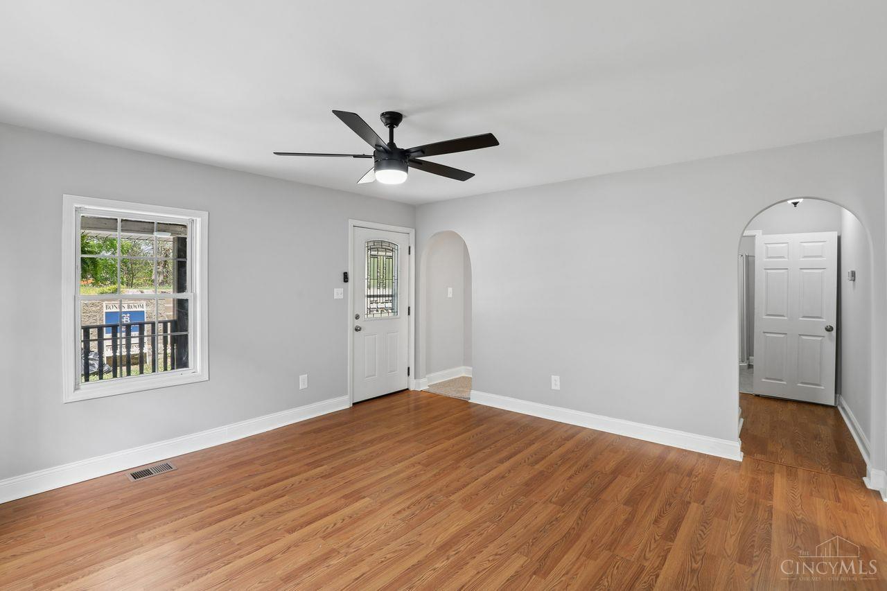 6015 Eleanor Street Cincinnati, OH 45227 - Photo 29 of 36