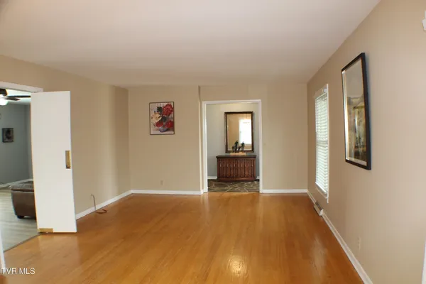 $2,200 | 2001 Lynnwood Road, Unit 3, Kingsport, TN 37660