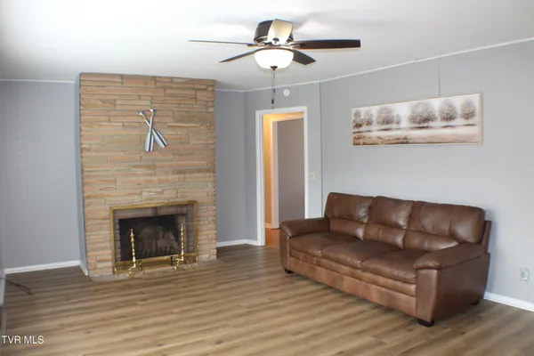 $2,200 | 2001 Lynnwood Road, Unit 3, Kingsport, TN 37660