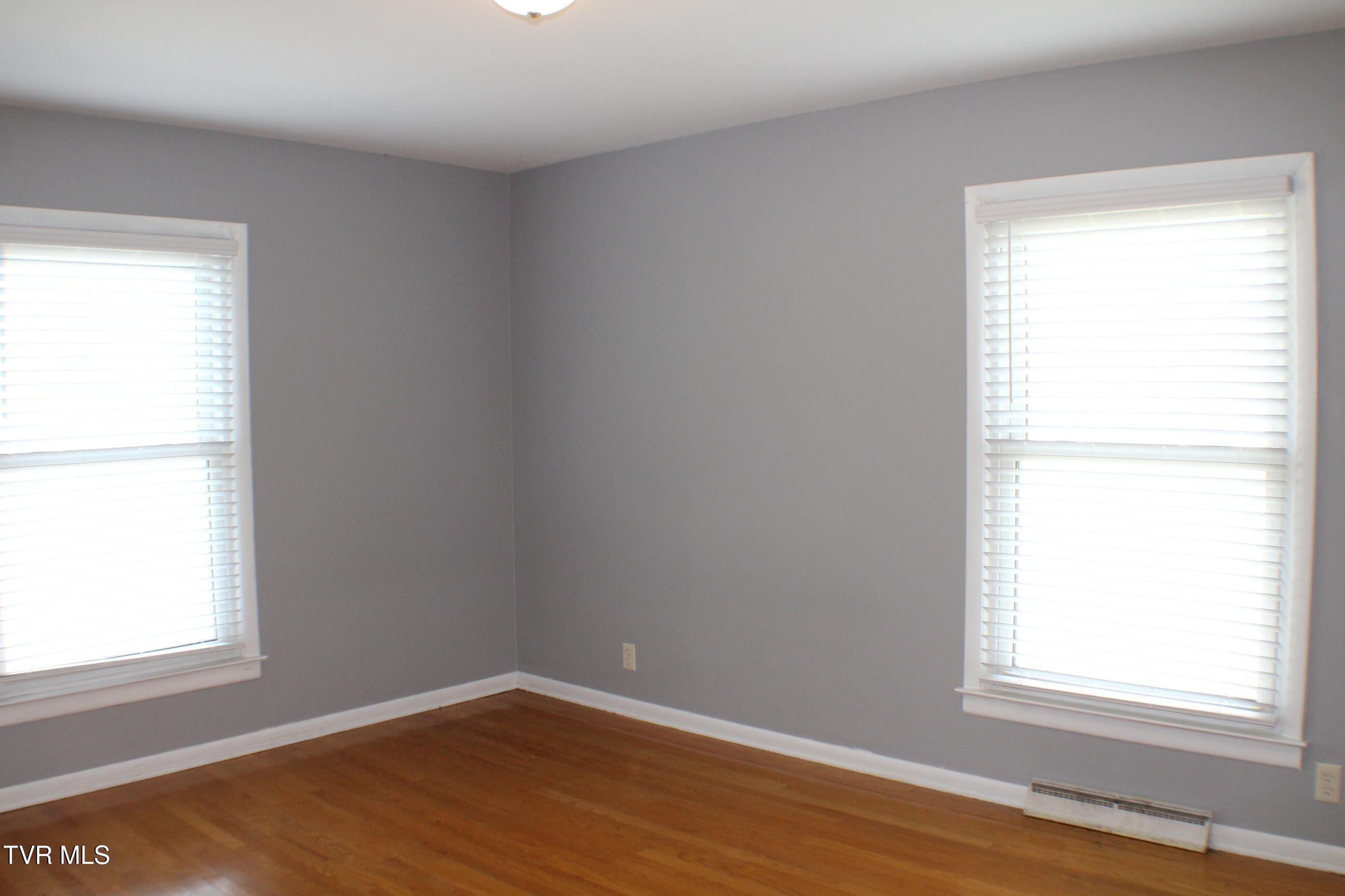 2001 Lynnwood Road, Unit 3 Kingsport, TN 37660 - Photo 23 of 48 Bedroom 2