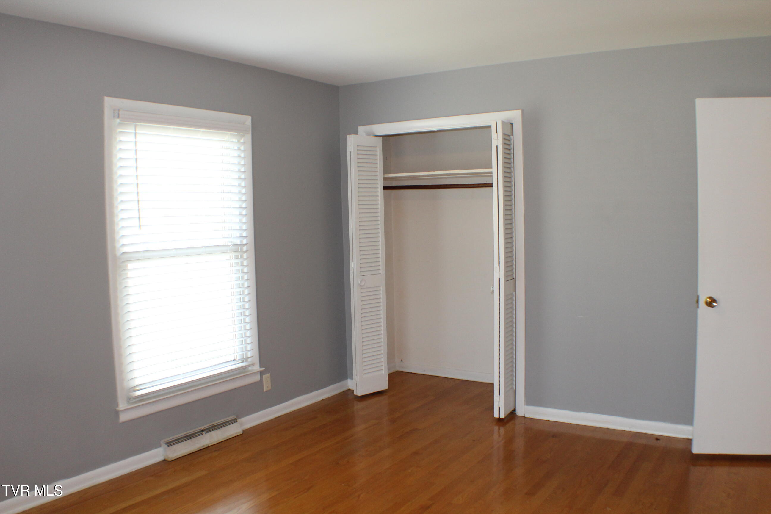 2001 Lynnwood Road, Unit 3 Kingsport, TN 37660 - Photo 24 of 48 IMG_9212