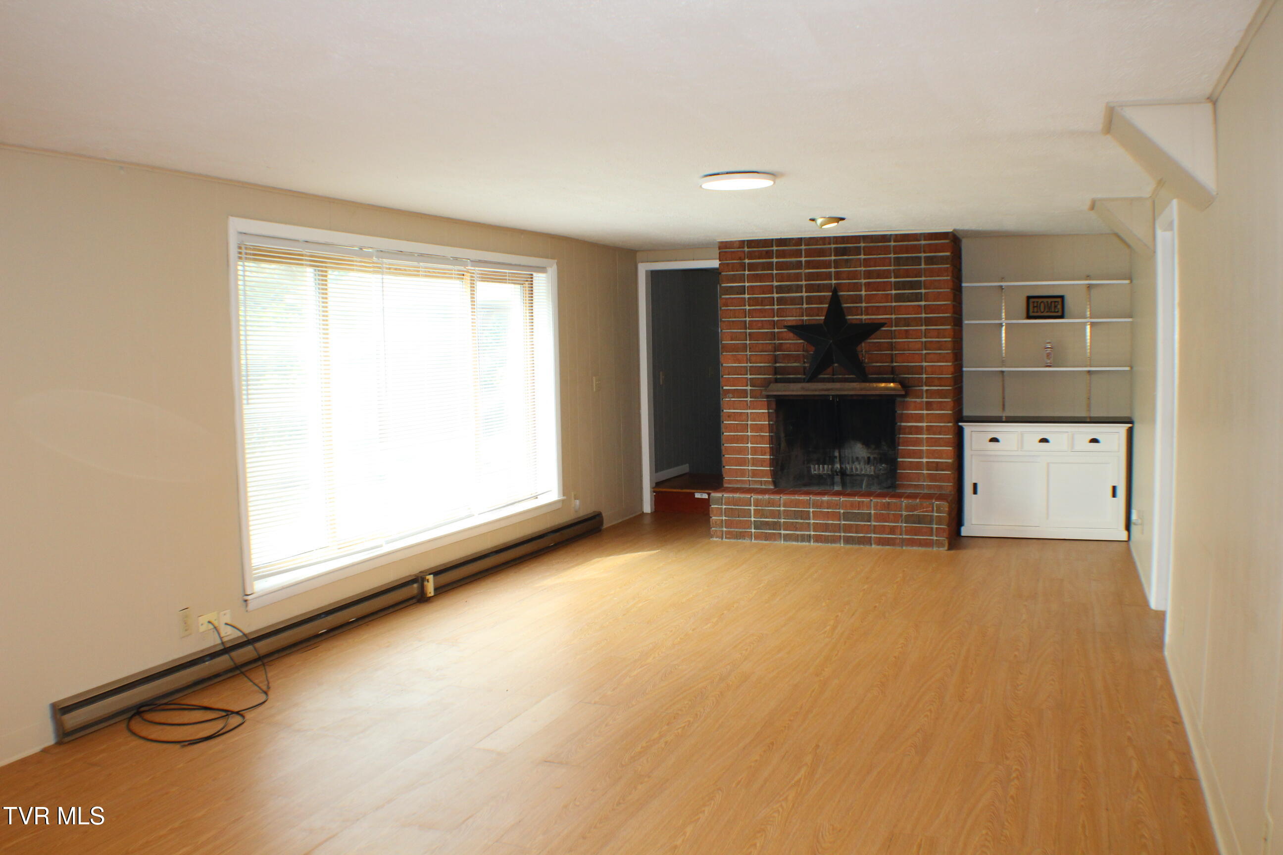 2001 Lynnwood Road, Unit 3 Kingsport, TN 37660 - Photo 31 of 48 Downstairs family room