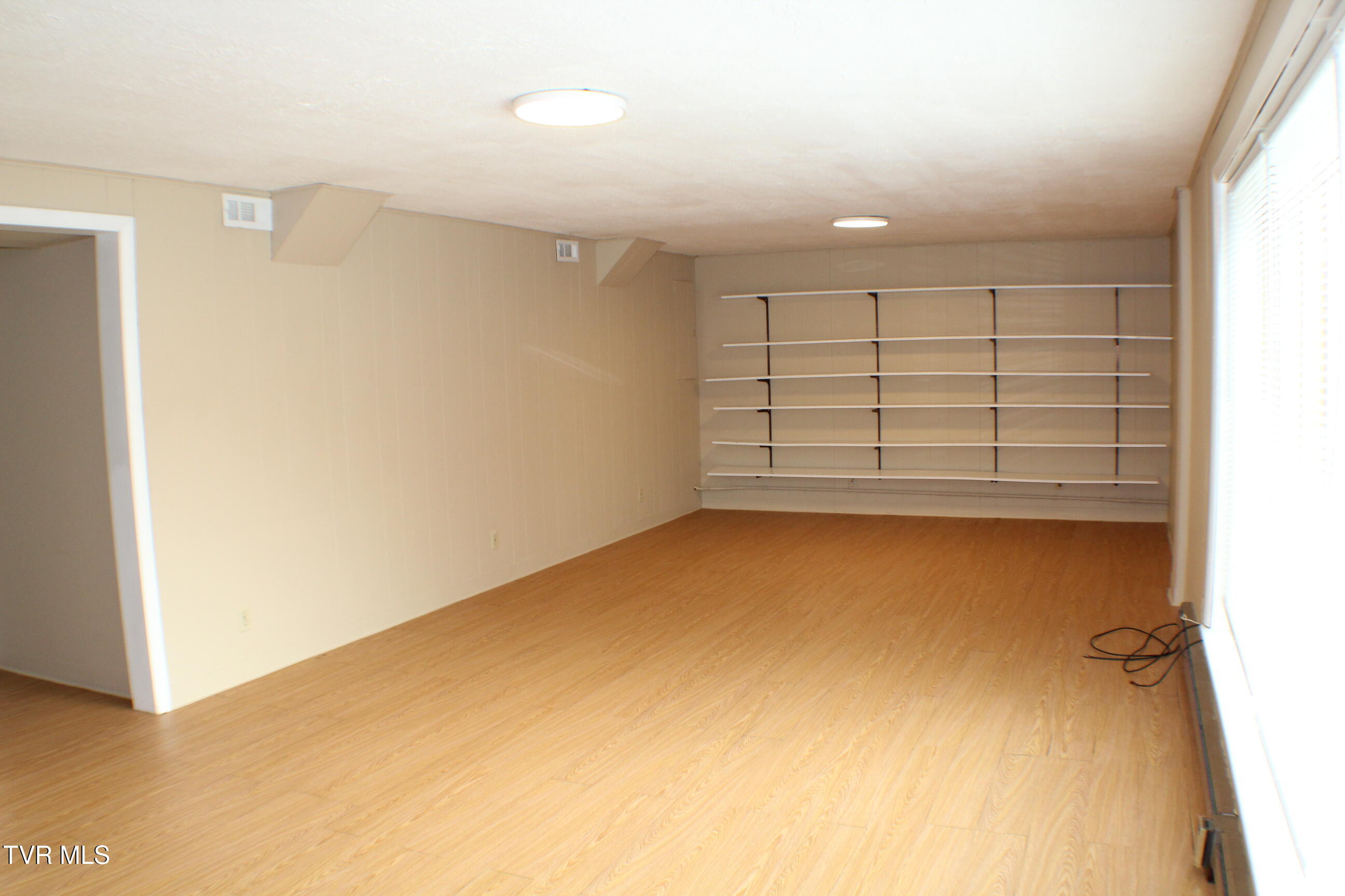 2001 Lynnwood Road, Unit 3 Kingsport, TN 37660 - Photo 32 of 48 IMG_9553