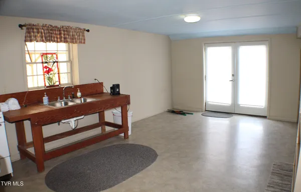 $2,200 | 2001 Lynnwood Road, Unit 3, Kingsport, TN 37660