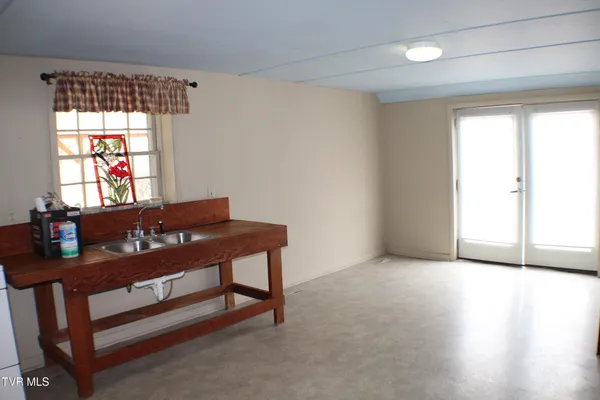 $2,200 | 2001 Lynnwood Road, Unit 3, Kingsport, TN 37660