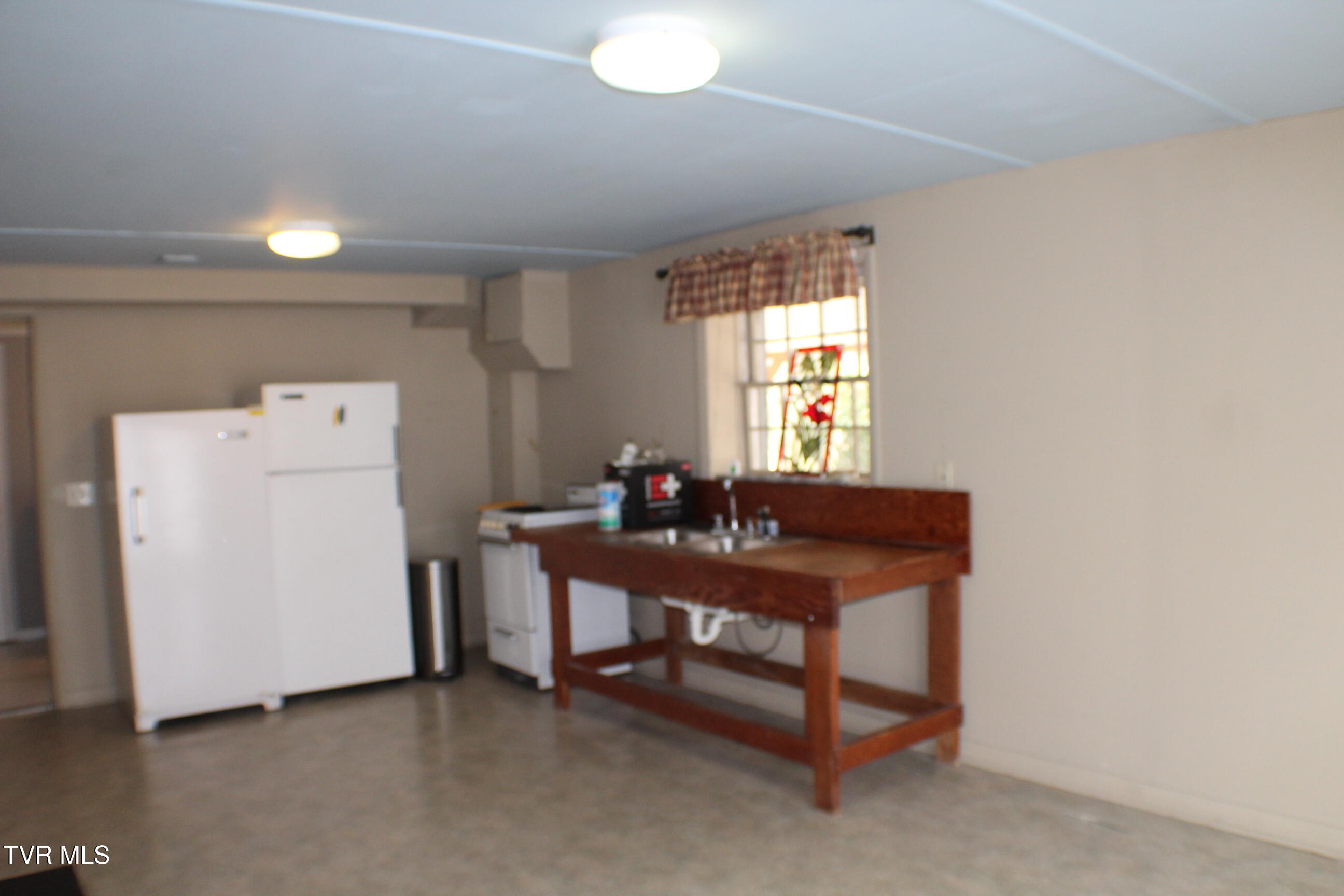 2001 Lynnwood Road, Unit 3 Kingsport, TN 37660 - Photo 41 of 48 IMG_9558