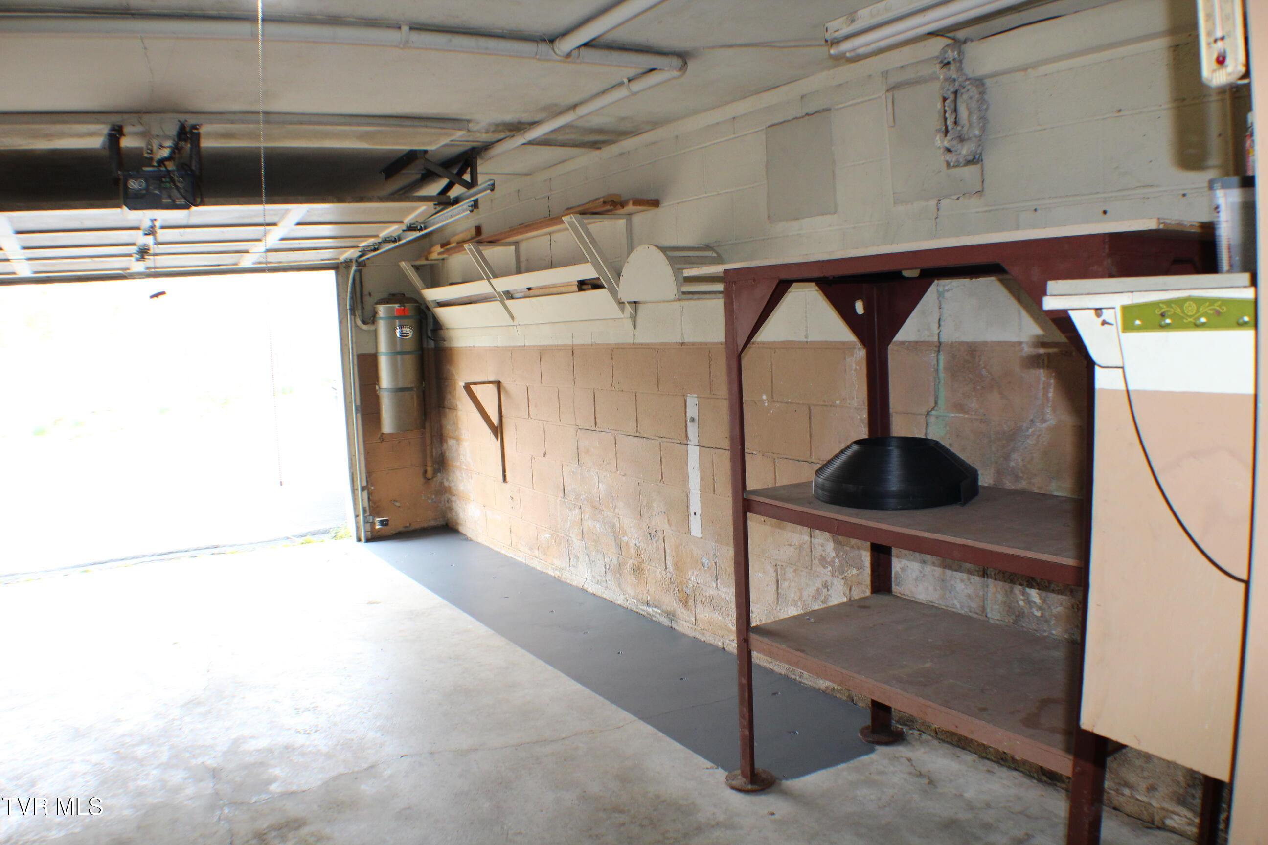 2001 Lynnwood Road, Unit 3 Kingsport, TN 37660 - Photo 44 of 48 IMG_9561