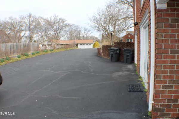 $2,200 | 2001 Lynnwood Road, Unit 3, Kingsport, TN 37660