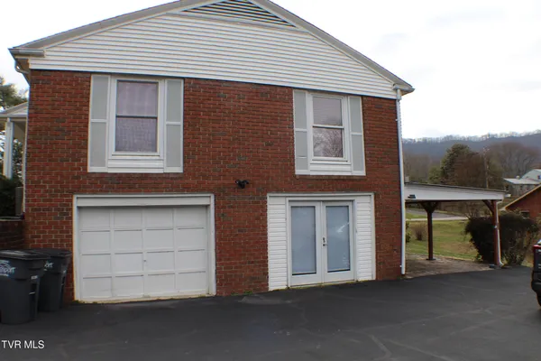 $2,200 | 2001 Lynnwood Road, Unit 3, Kingsport, TN 37660