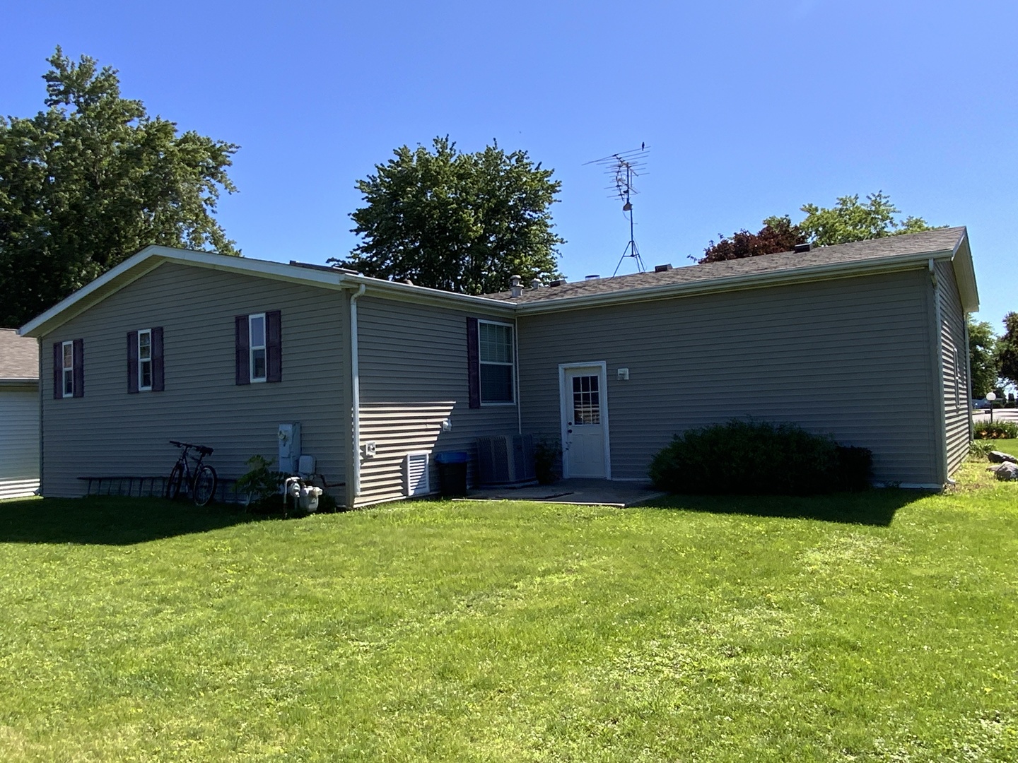 3 Maple Street Sandwich, IL 60548 - Photo 15 of 15