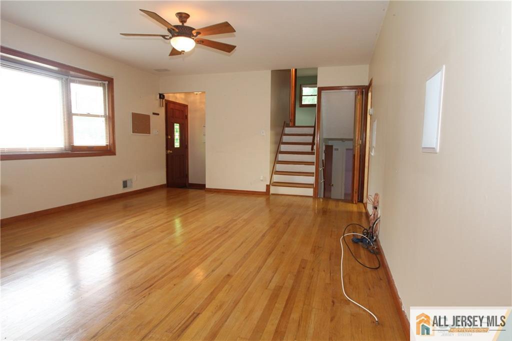39 Stony Road Edison, NJ 08817 - Photo 3 of 15