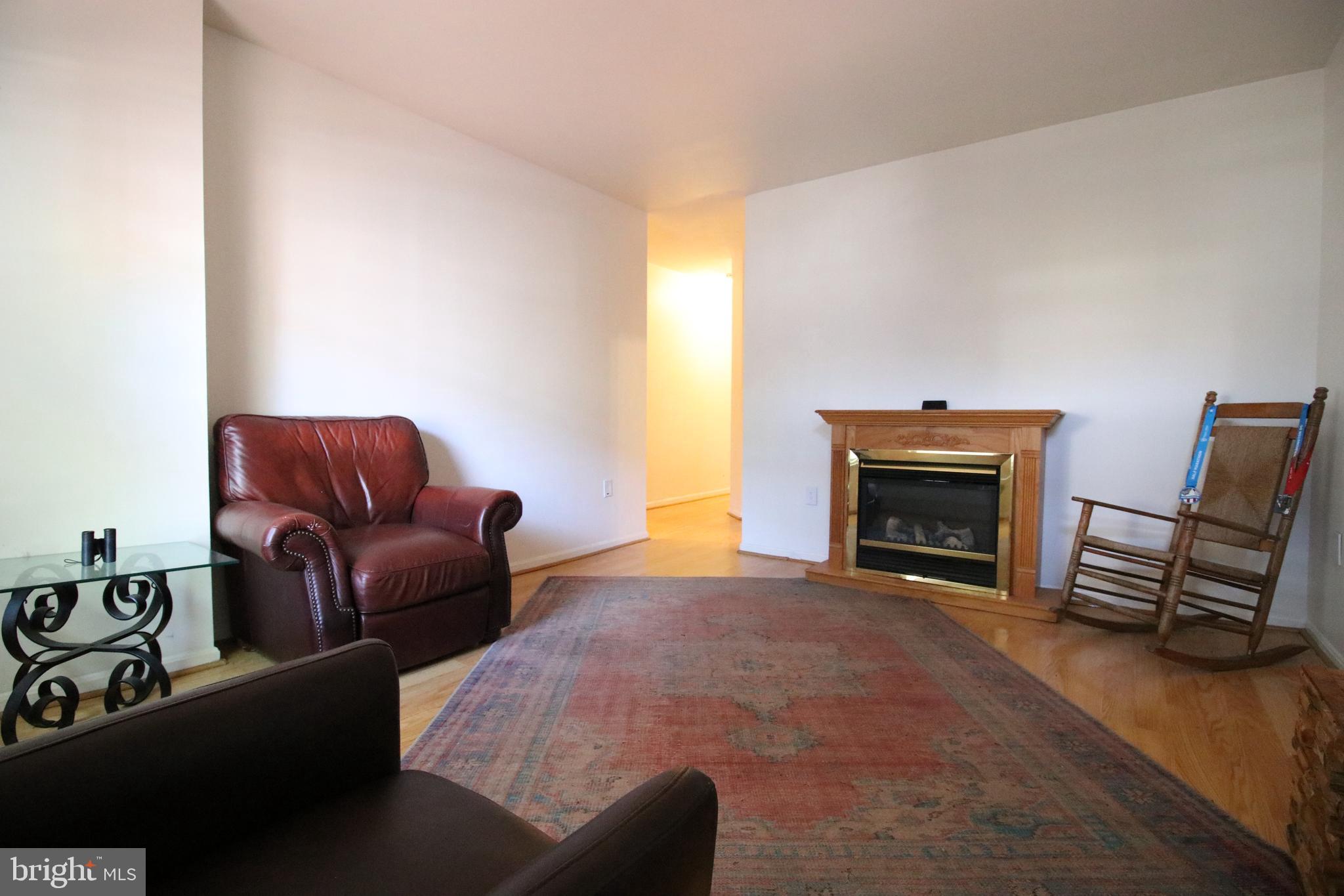 32 Bates Street Northwest Washington, DC 20001 - Photo 20 of 31 Unit B Living Room