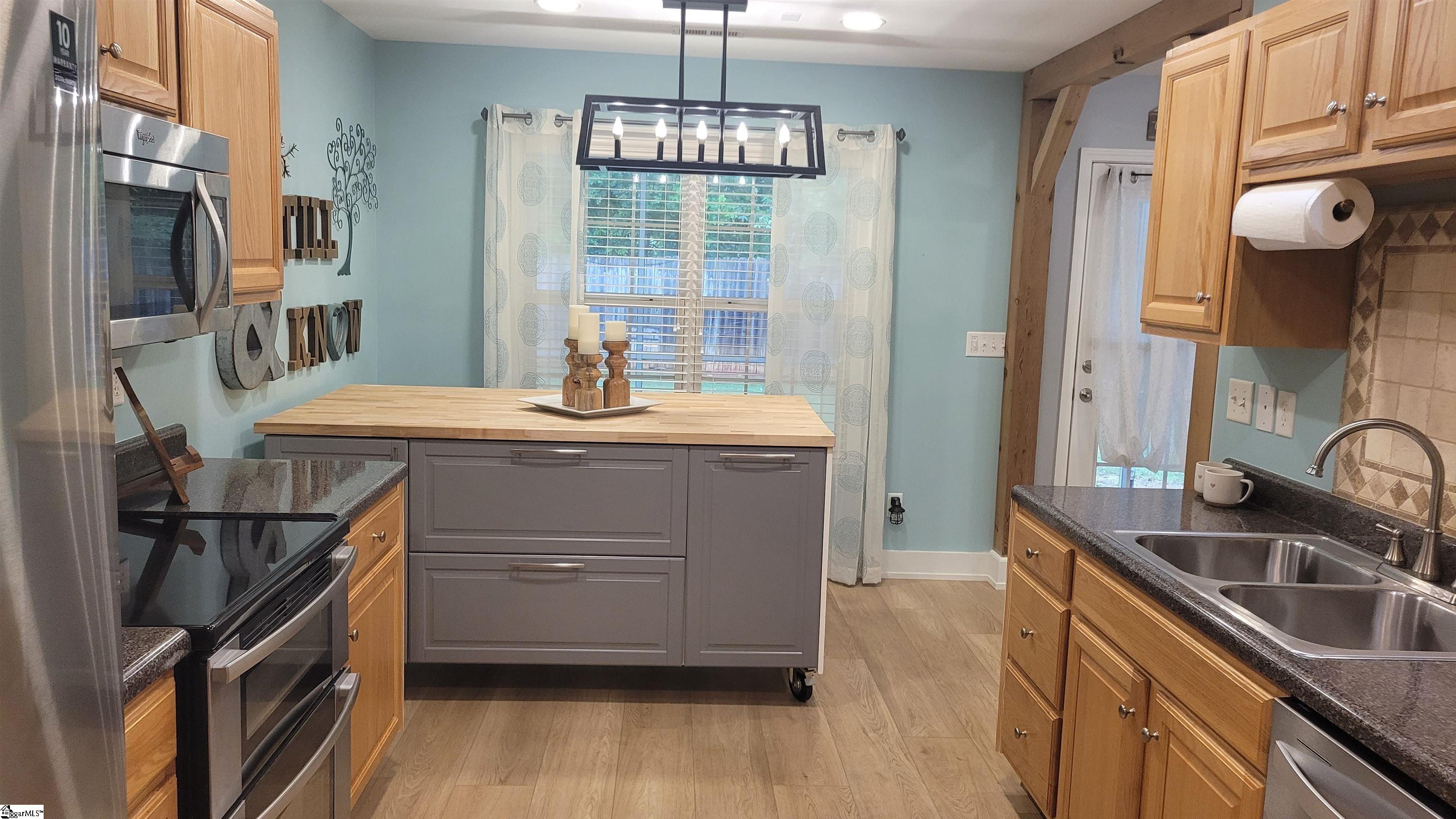 235 Fledgling Way Easley, SC 29642 - Photo 3 of 25 Gallery Image 3