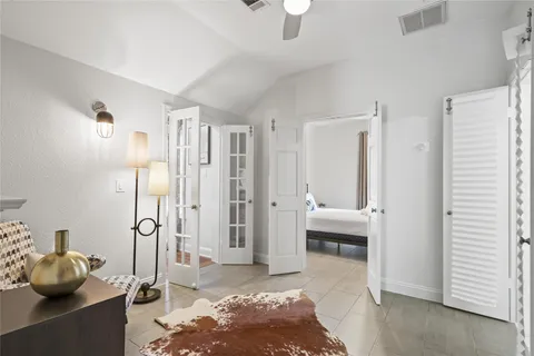 $995,000 | 2106 Kenwood Avenue, Austin, TX 78704