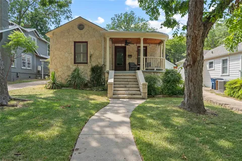 $995,000 | 2106 Kenwood Avenue, Austin, TX 78704