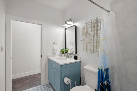 $995,000 | 2106 Kenwood Avenue, Austin, TX 78704