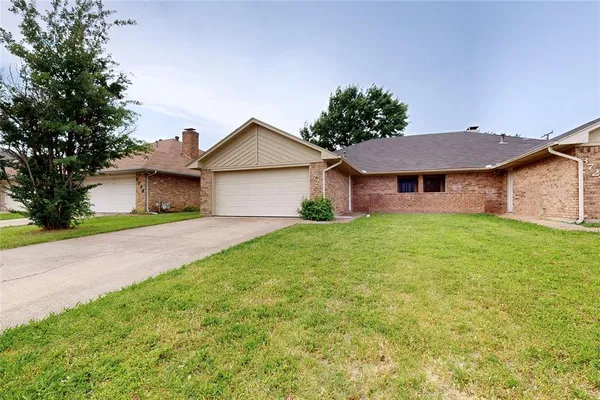 $2,245 | 3725 Northridge Drive, Irving, TX 75038