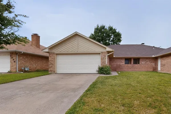 $2,245 | 3725 Northridge Drive, Irving, TX 75038