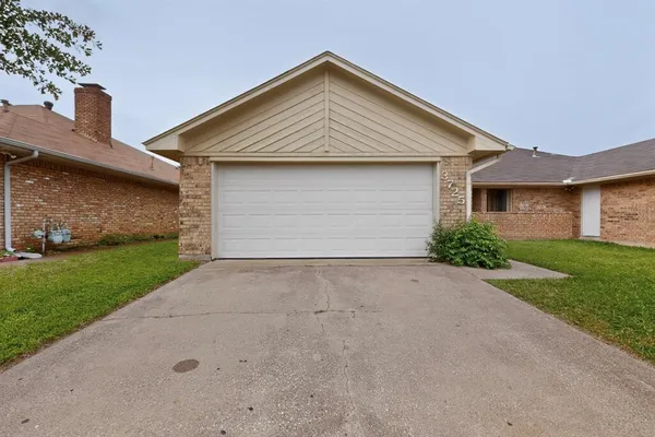 $2,245 | 3725 Northridge Drive, Irving, TX 75038