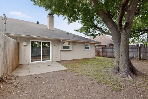 $2,245 | 3725 Northridge Drive, Irving, TX 75038