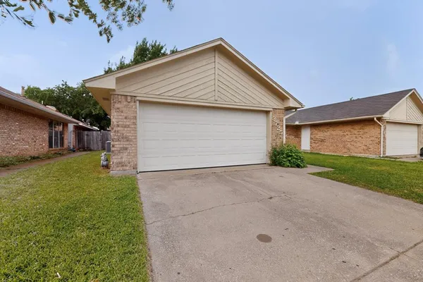 $2,245 | 3725 Northridge Drive, Irving, TX 75038