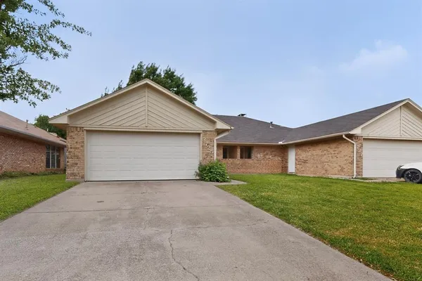 $2,245 | 3725 Northridge Drive, Irving, TX 75038