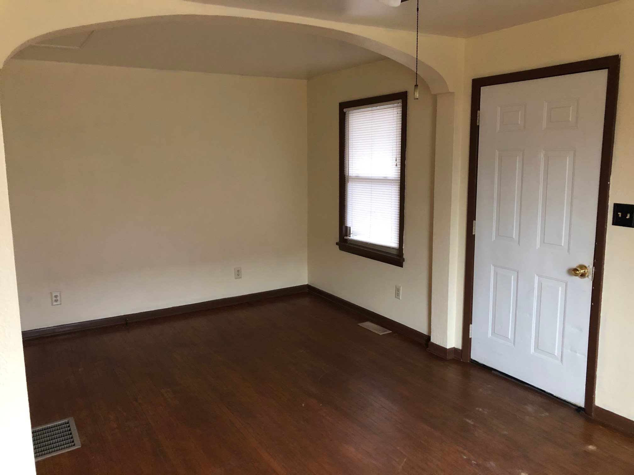 1225 Monroe Street Rochester, IN 46975 - Photo 3 of 16