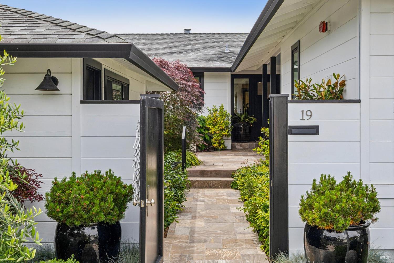 19 Peninsula Road Belvedere, CA 94920 - Photo 3 of 21