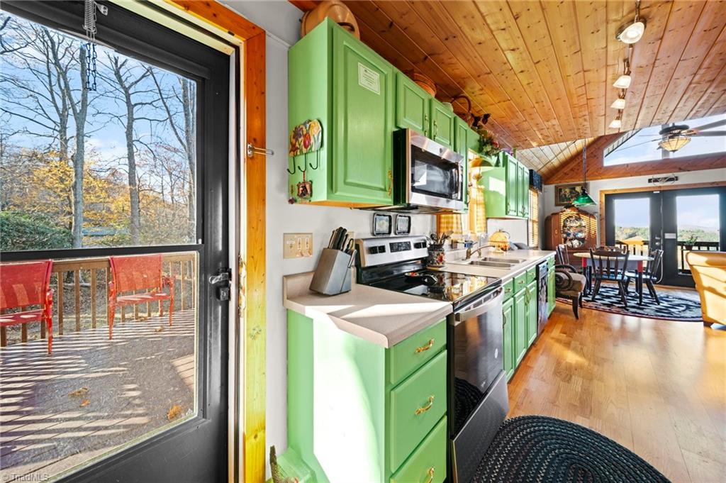 1902 Brown Road Sparta, NC 28675 - Photo 15 of 32