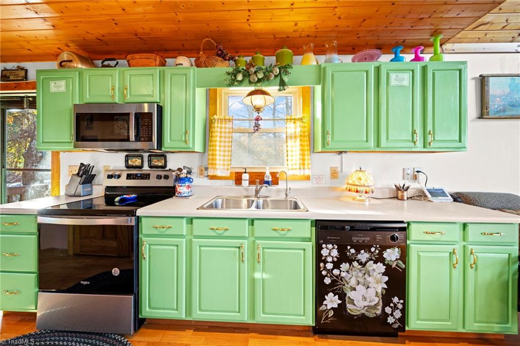 1902 Brown Road Sparta, NC 28675 - Photo 18 of 32