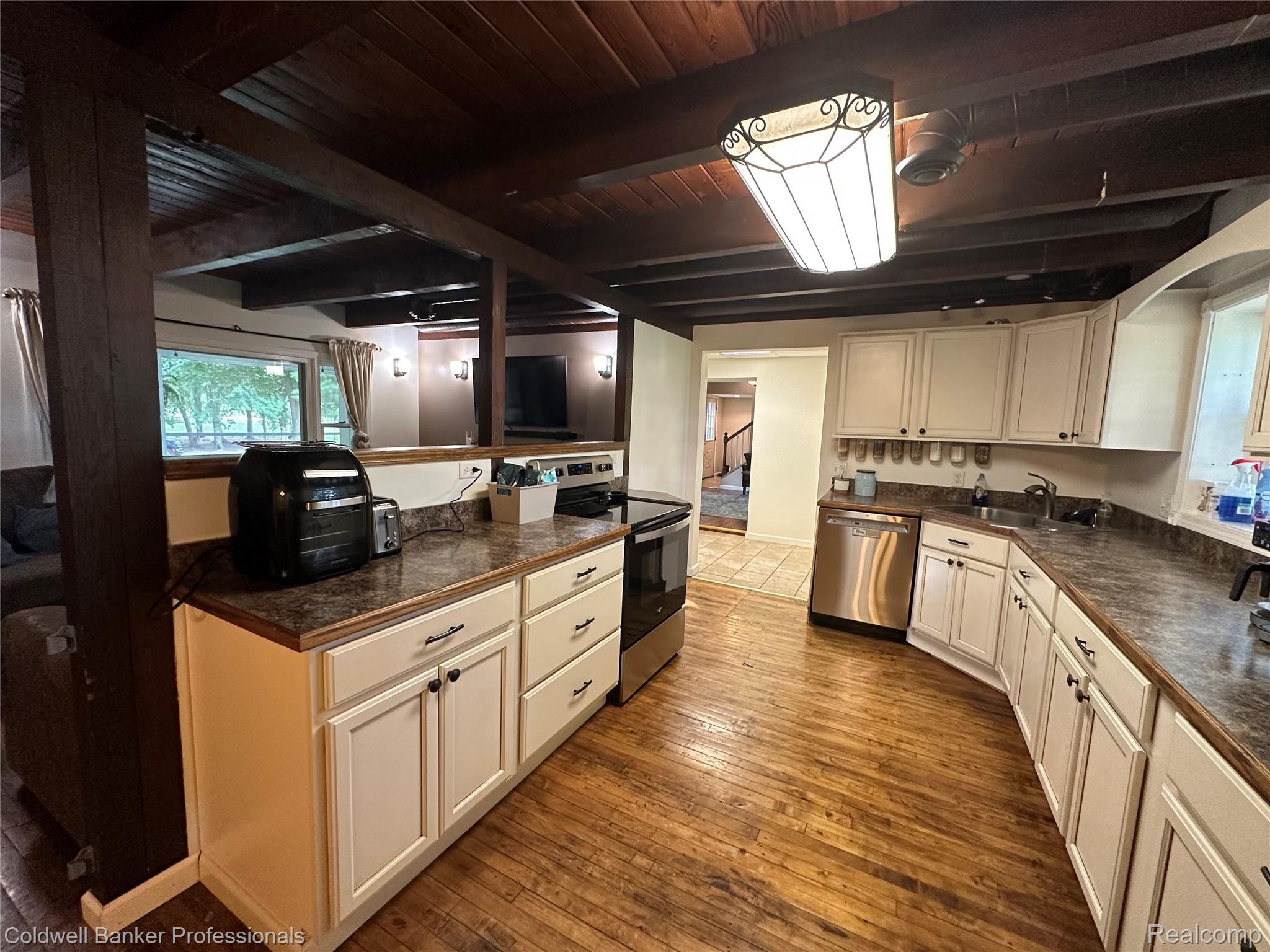 2119 Haines Road Lapeer, MI 48446 - Photo 18 of 39 IMG_8888.jpeg