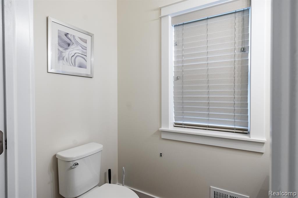4006 Amherst Road Royal Oak, MI 48073 - Photo 16 of 72