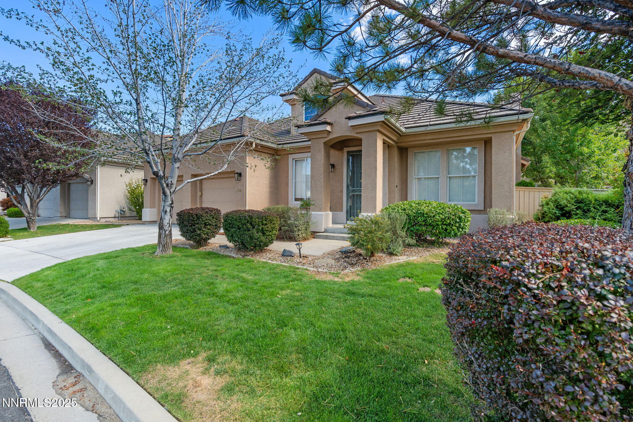 1860 Hunter Creek Road Reno, NV 89519 - Photo 5 of 36 3-web-or-mls-DSC01829