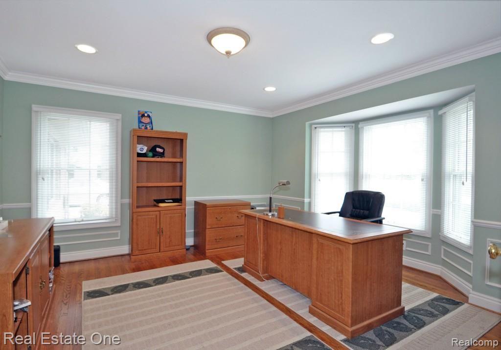 1271 South Renaud Road Grosse Pointe, MI 48236 - Photo 22 of 46 Bright & big 1st floor office with closet