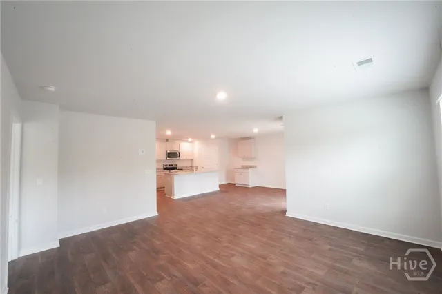 $2,300 | 457 Coconut Drive, Bloomingdale, GA 31302