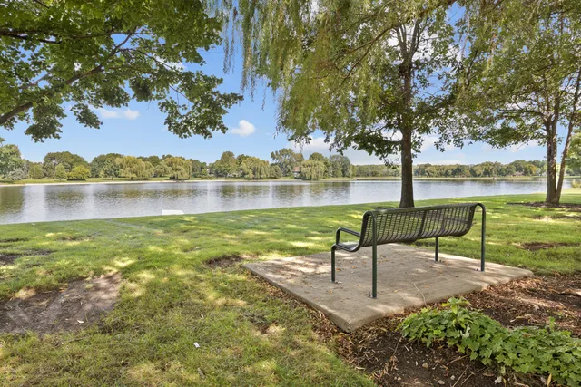 $197,900 | 700 Wellington Avenue, Unit 419, Elk Grove Village, IL 60007