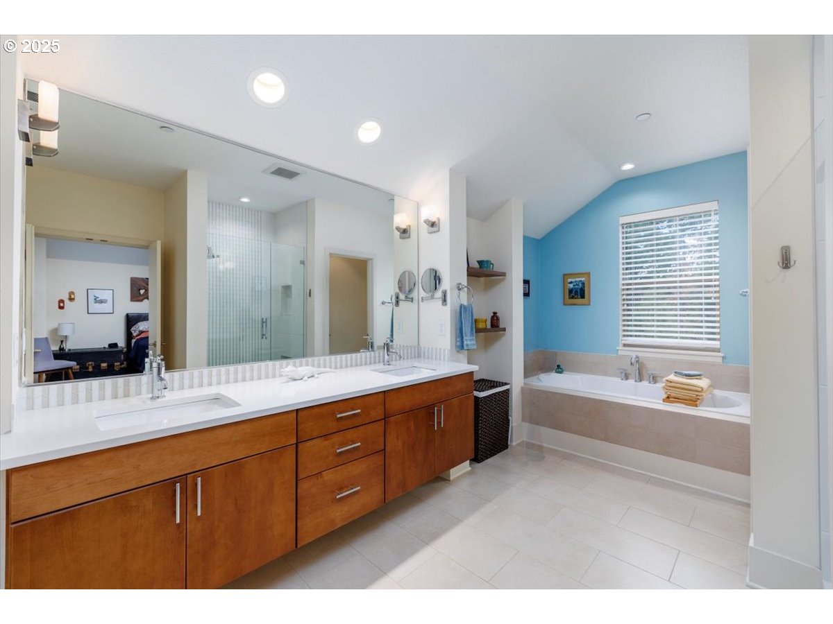 10077 Southwest Morrison Street Portland, OR 97225 - Photo 22 of 42 Bathroom, Attached