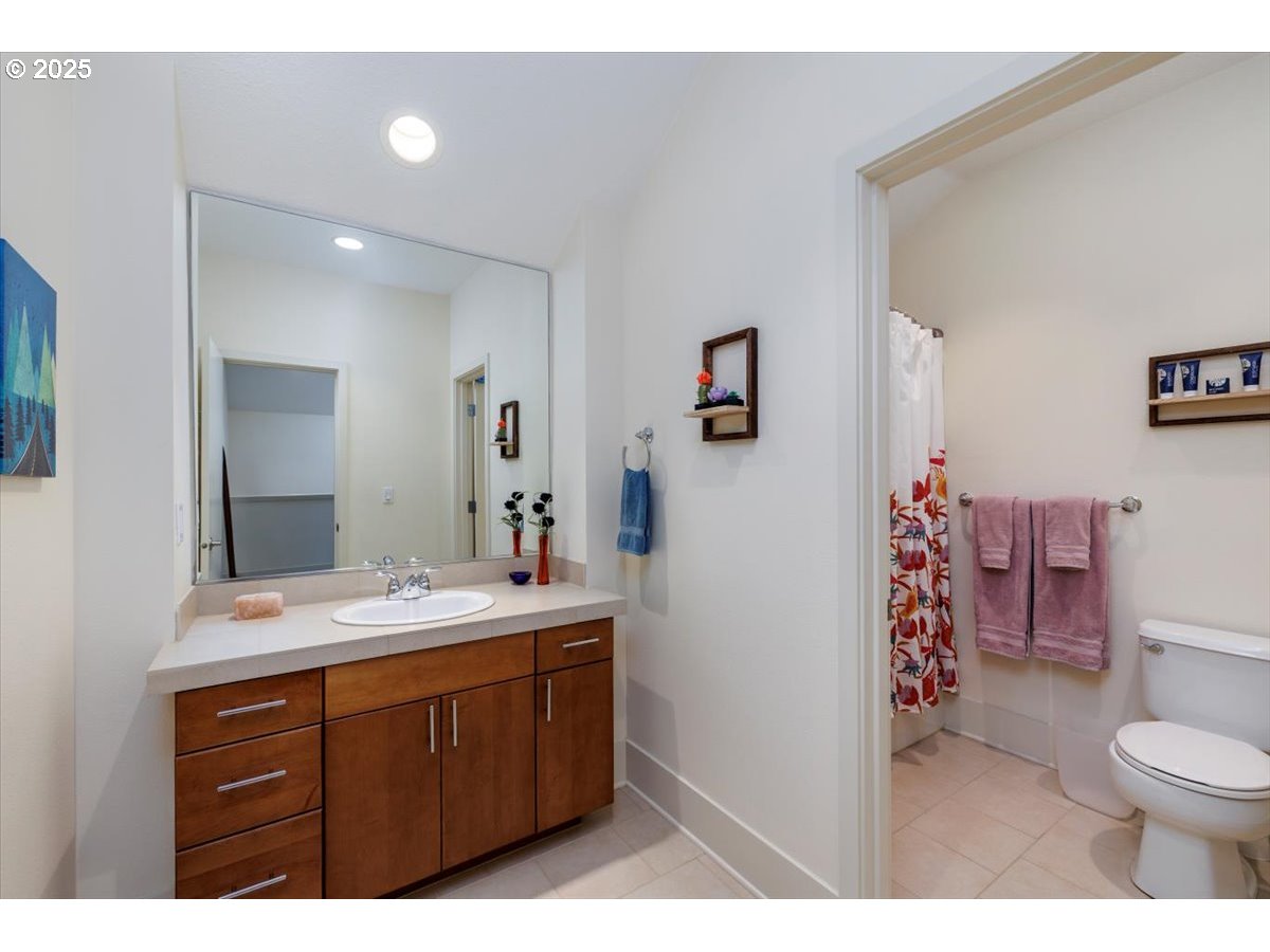 10077 Southwest Morrison Street Portland, OR 97225 - Photo 29 of 42 Bathroom
