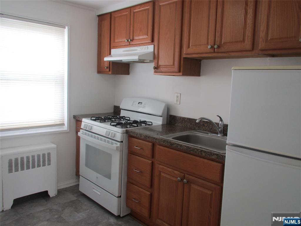 118 Hastings Avenue, Unit A Rutherford, NJ 07070 - Photo 7 of 11 Gallery Image 7