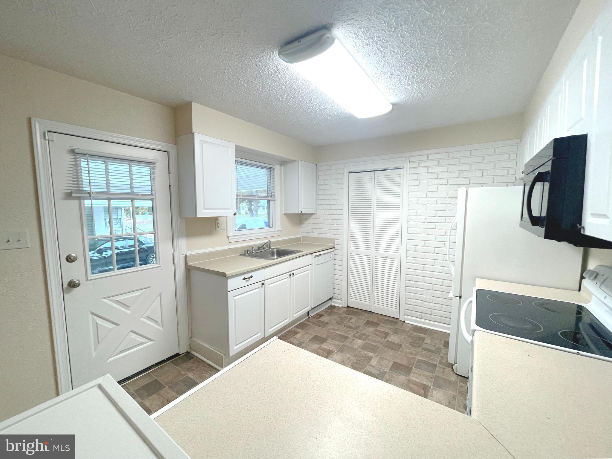 3894 Old Washington Road Waldorf, MD 20602 - Photo 9 of 26 Kitchen