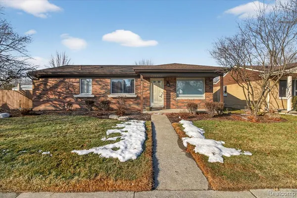 $308,000 | 15715 Exeter Court, Fraser, MI 48026