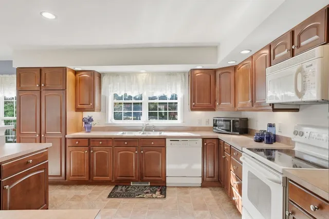 $565,000 | 3 Alec Lane, Plymouth, MA 02360