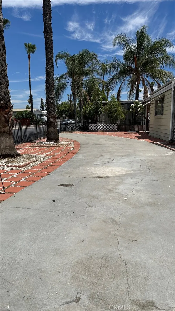1025 South Riverside Avenue, Unit 21 Rialto, CA 92376 - Photo 3 of 20 Gallery Image 3
